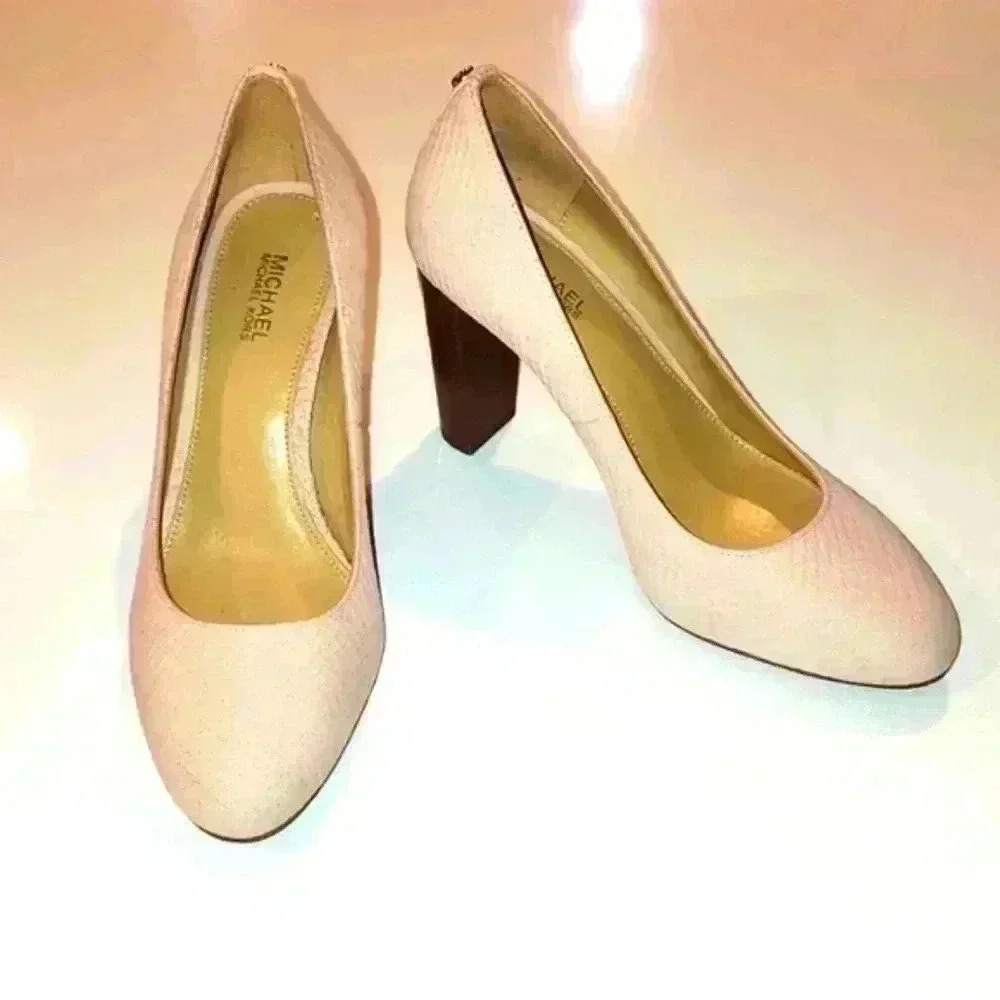 Michael Kors "Susan Flex Pumps" Soft Pink Heels Size 6m (Hc)